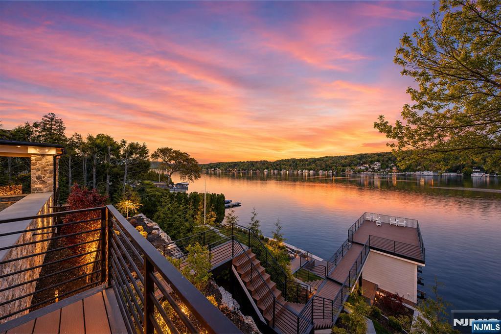 31 Island Trail Property Photo 7