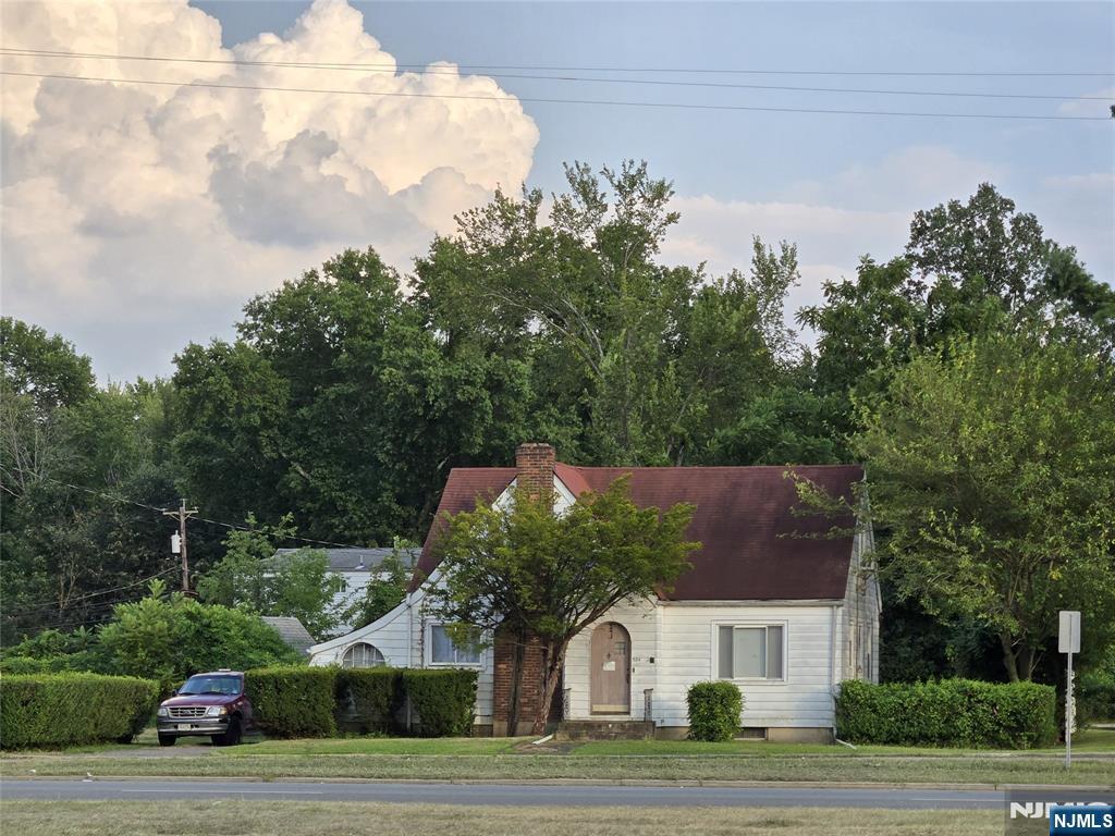 584-588 Us Highway 46 Property Photo 2