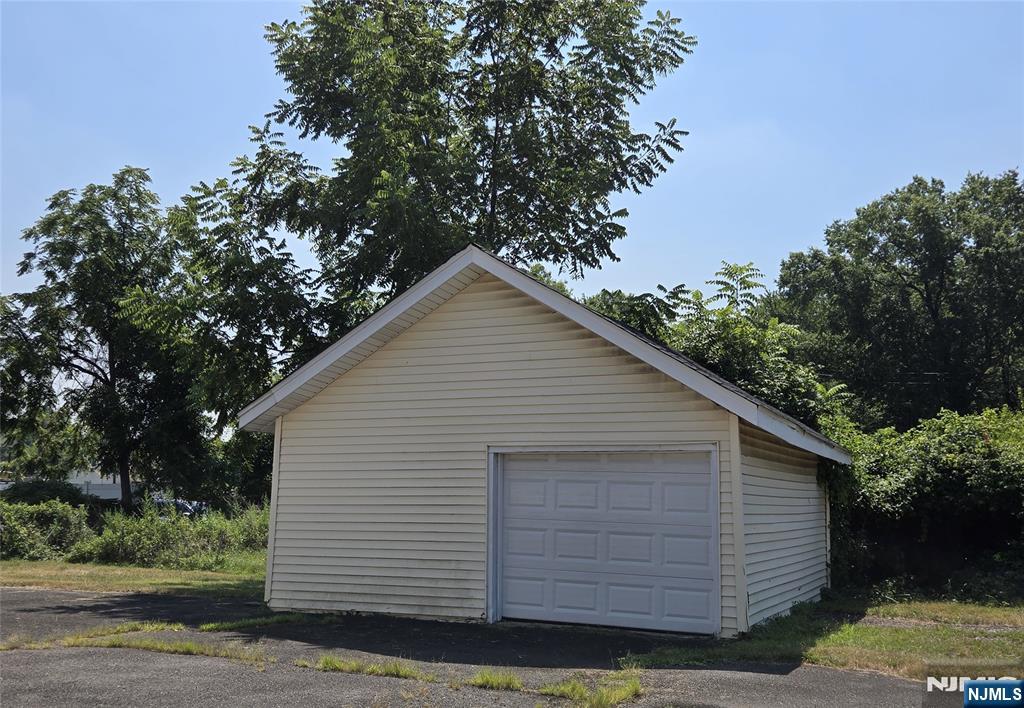 584-588 Us Highway 46 Property Photo 4