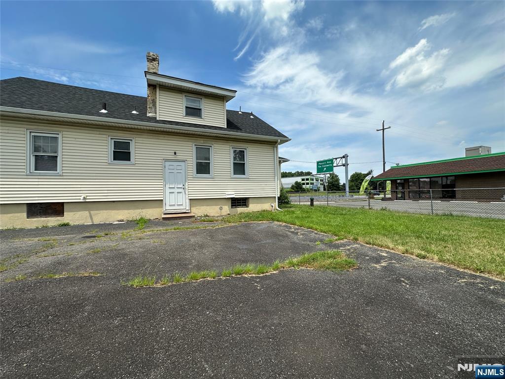 584-588 Us Highway 46 Property Photo 12