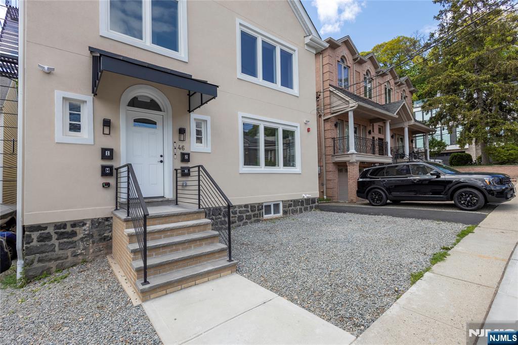 46 Hudson Avenue A Property Photo 1