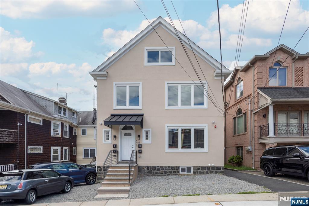 46 Hudson Avenue A Property Photo 2