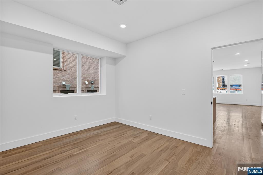 46 Hudson Avenue A Property Photo 7