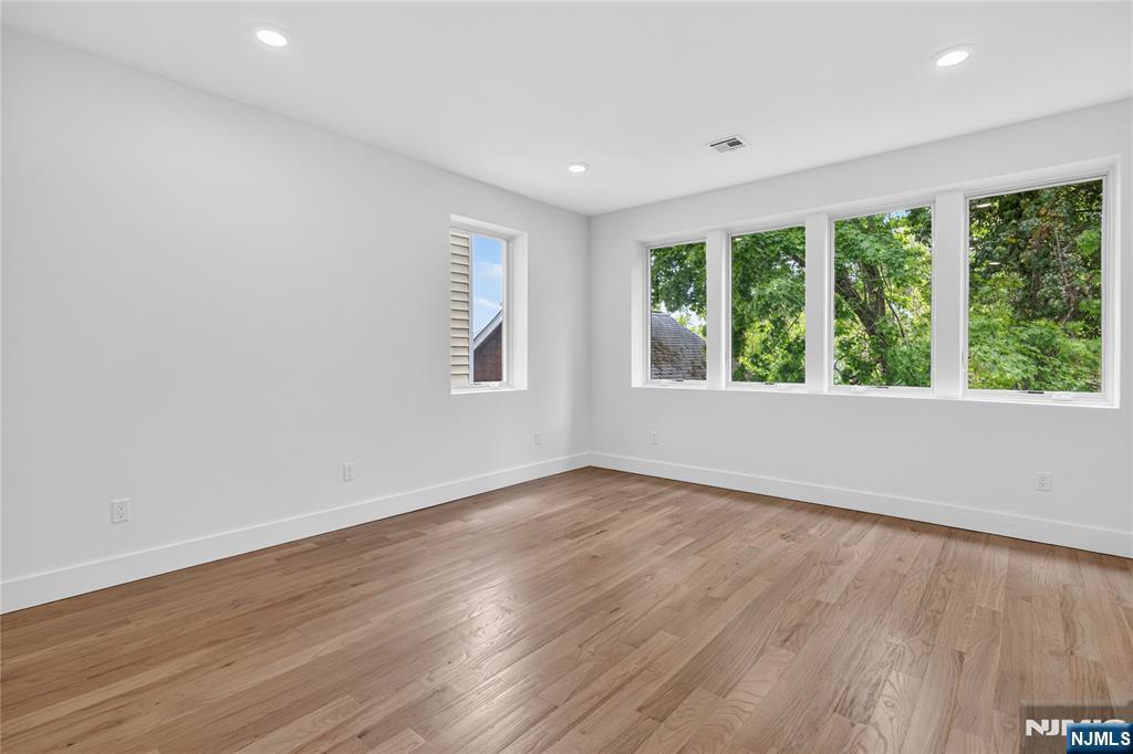 46 Hudson Avenue A Property Photo 12