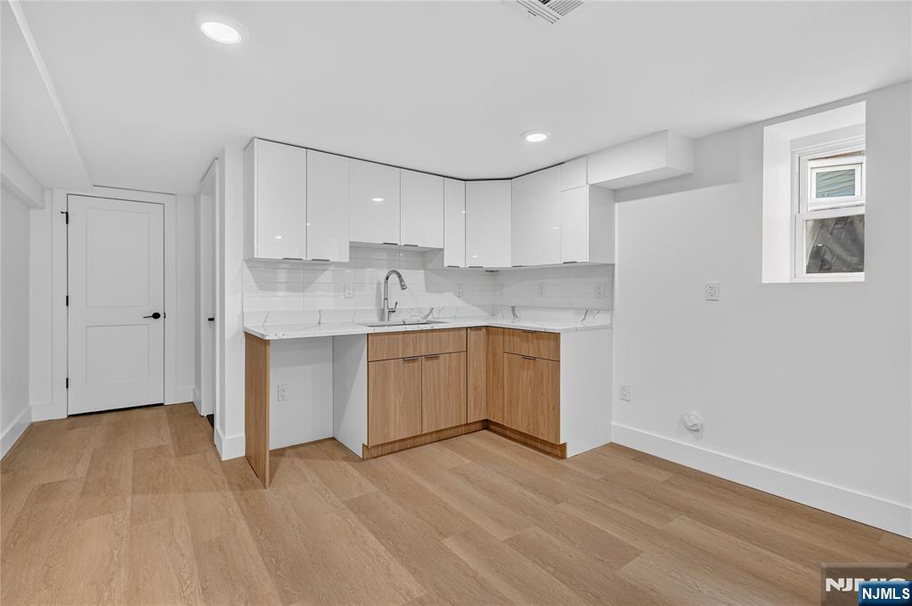 46 Hudson Avenue A Property Photo 19