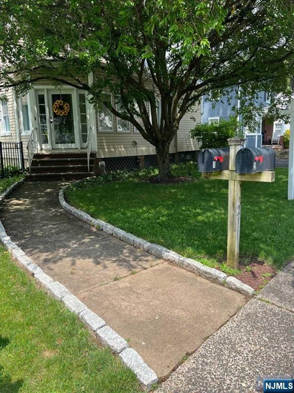 211 Paterson Avenue 2nd Fl Property Photo 2