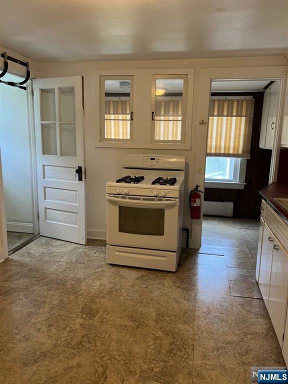 211 Paterson Avenue 2nd Fl Property Photo 21