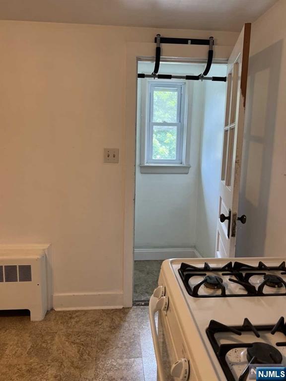 211 Paterson Avenue 2nd Fl Property Photo 25