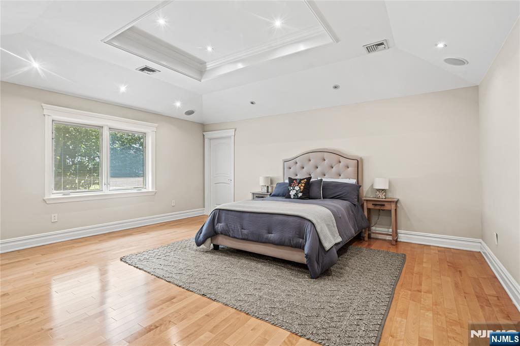 512 Winterburn Grove Property Photo 19