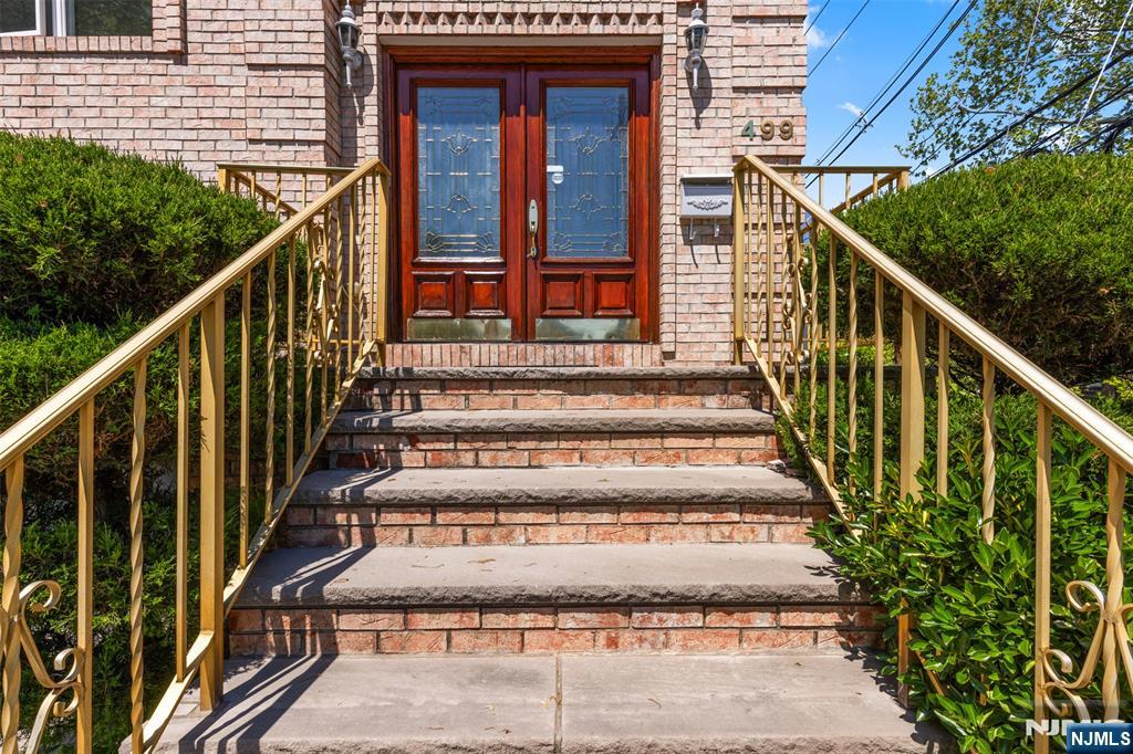 499 Morse Avenue Property Photo 3