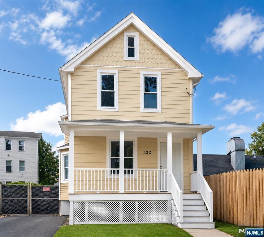 522 Beach Street Property Photo 1