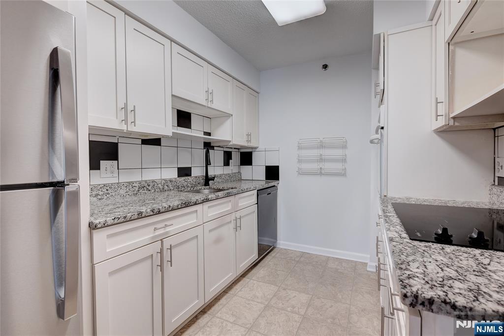 10 Smith Manor Boulevard 211 Property Photo 5