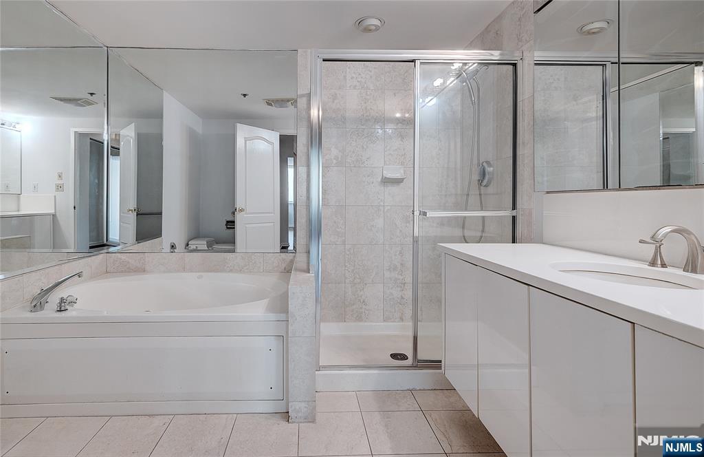 10 Smith Manor Boulevard 211 Property Photo 12