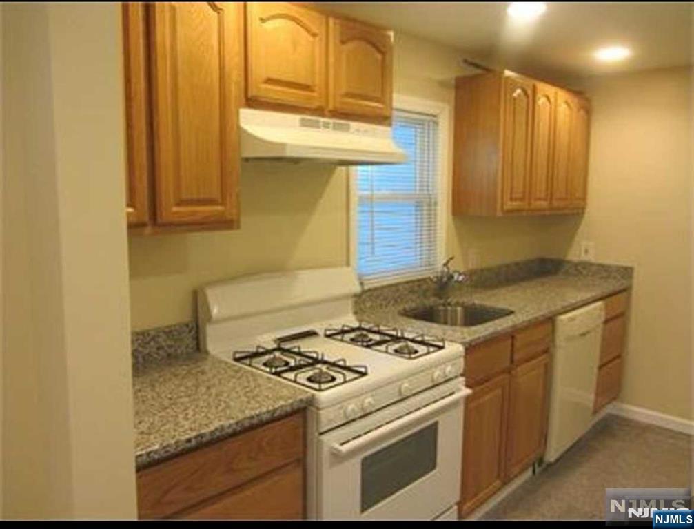 421 Riverside Drive Property Photo 2