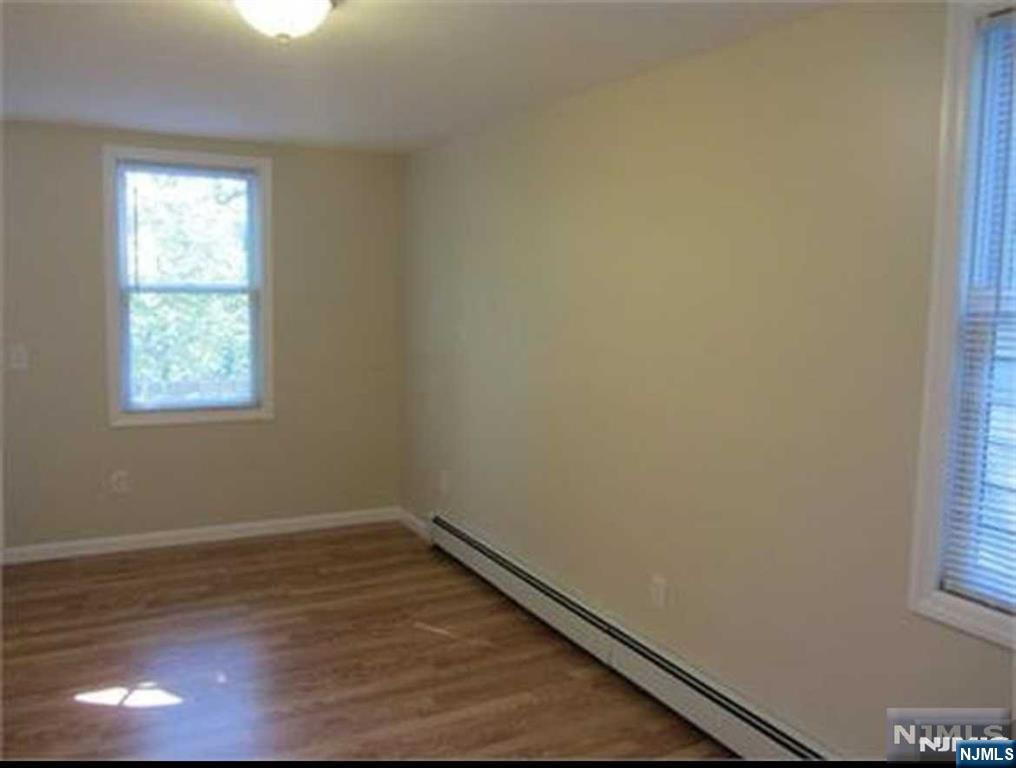 421 Riverside Drive Property Photo 4