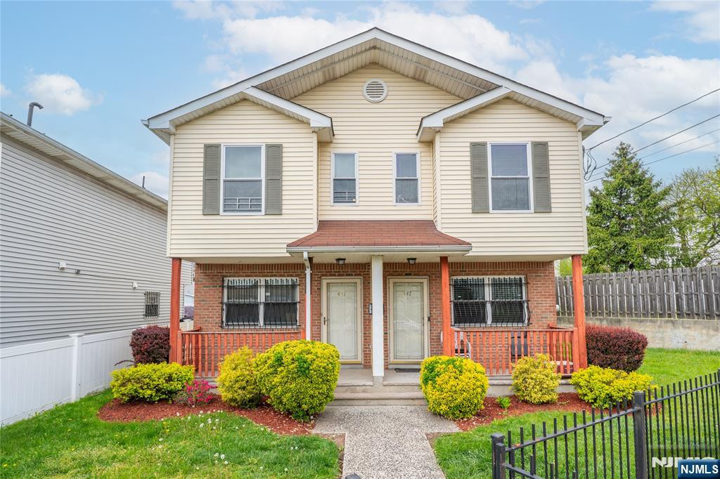 447-451 9th Street Property Photo 1