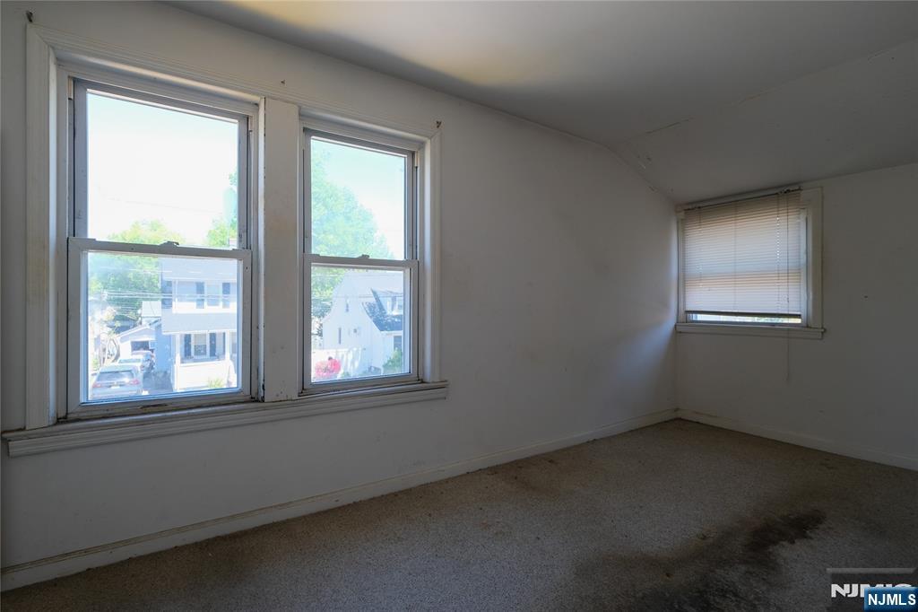 32 Phelps Avenue Property Photo 8