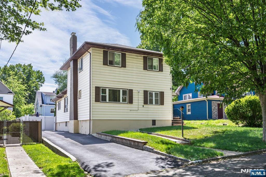 54 Bedford Avenue Property Photo 1