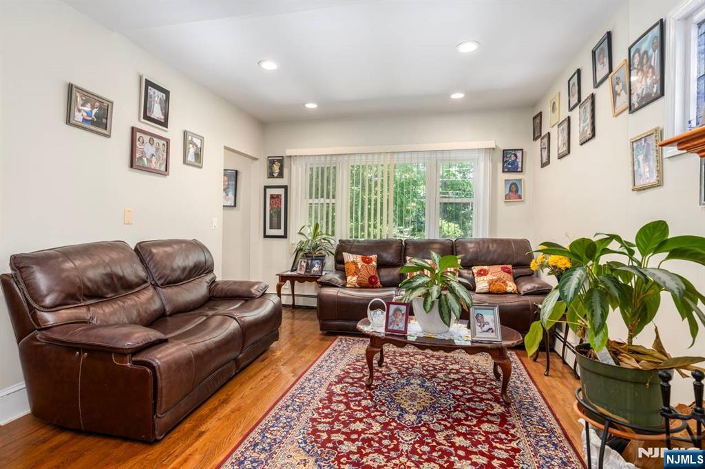 54 Bedford Avenue Property Photo 4
