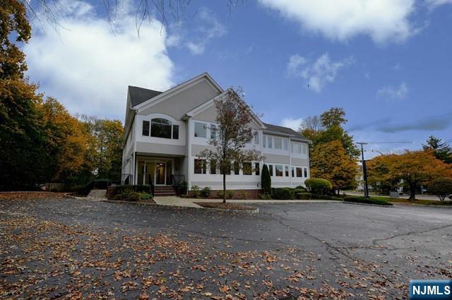 600 Godwin Avenue Ste 5 Property Photo 1