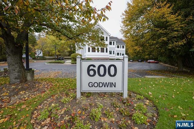 600 Godwin Avenue Ste 5 Property Photo 2