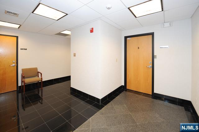 600 Godwin Avenue Ste 5 Property Photo 3