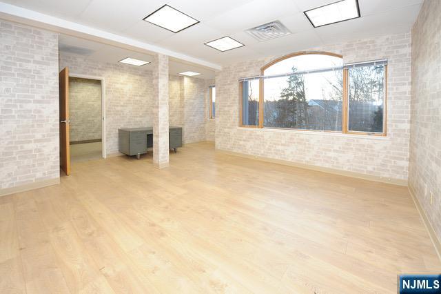 600 Godwin Avenue Ste 5 Property Photo 5