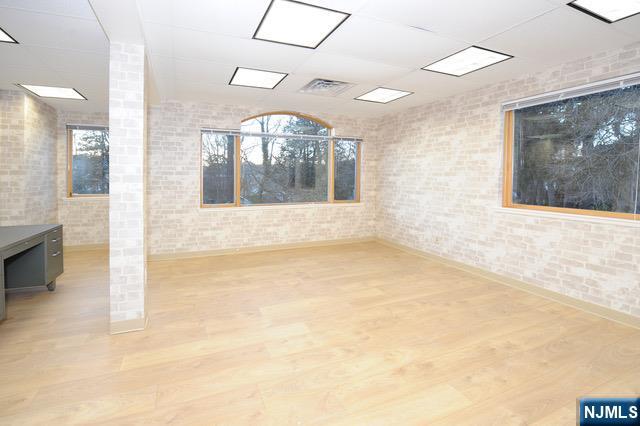 600 Godwin Avenue Ste 5 Property Photo 6