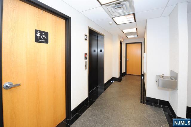 600 Godwin Avenue Ste 5 Property Photo 9