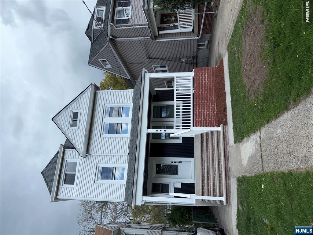 178 Berry Street Property Photo 1