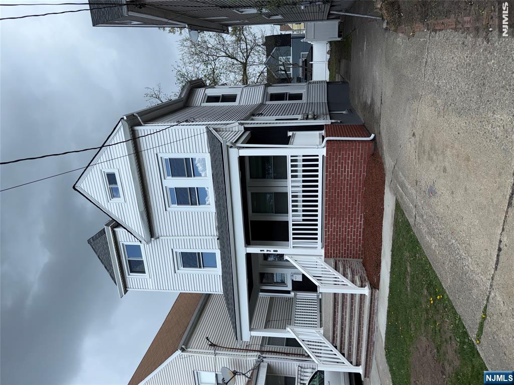 178 Berry Street Property Photo 2