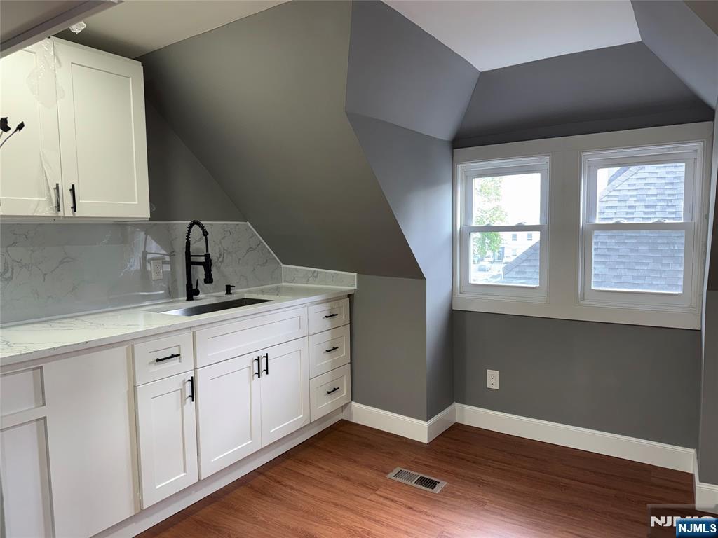 178 Berry Street Property Photo 15
