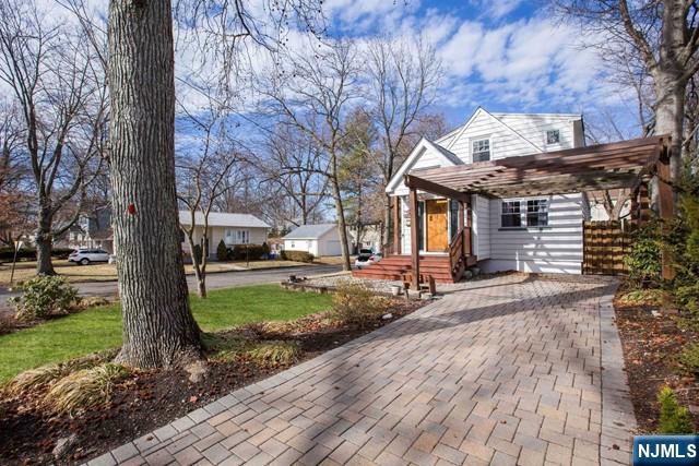 51 Day Avenue Property Photo 4