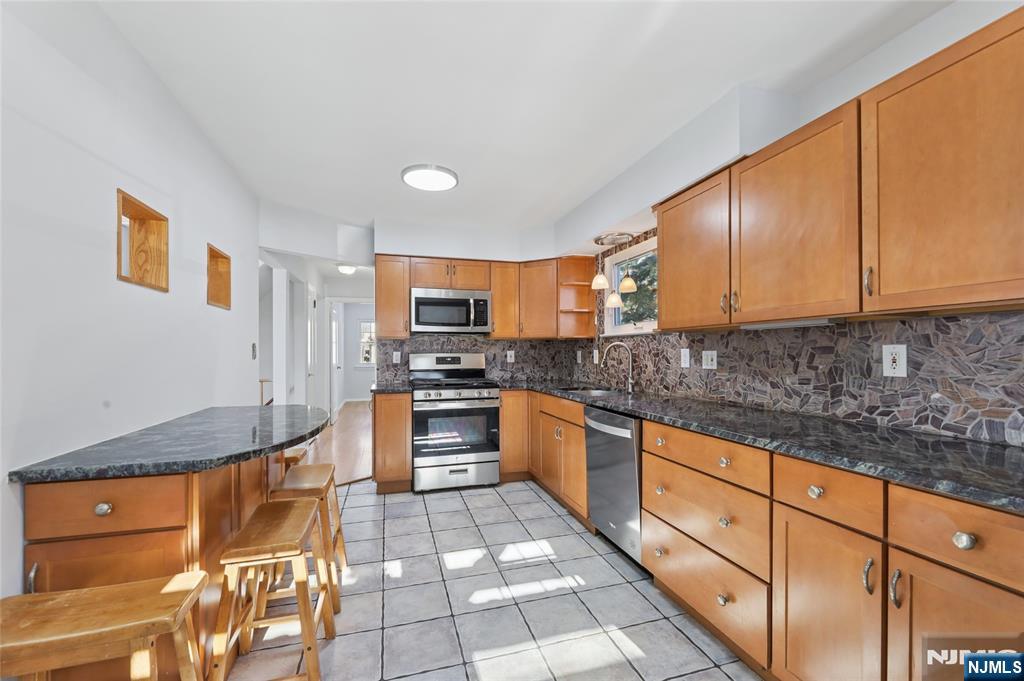 51 Day Avenue Property Photo 8