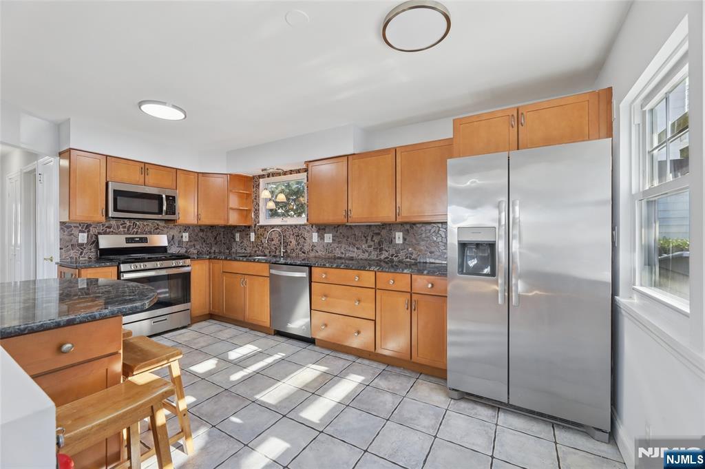 51 Day Avenue Property Photo 10