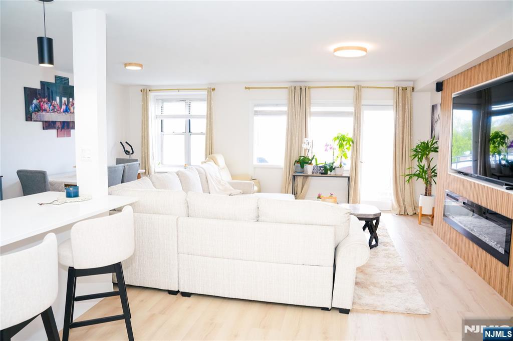 276 Prospect Street 5e Property Photo 3