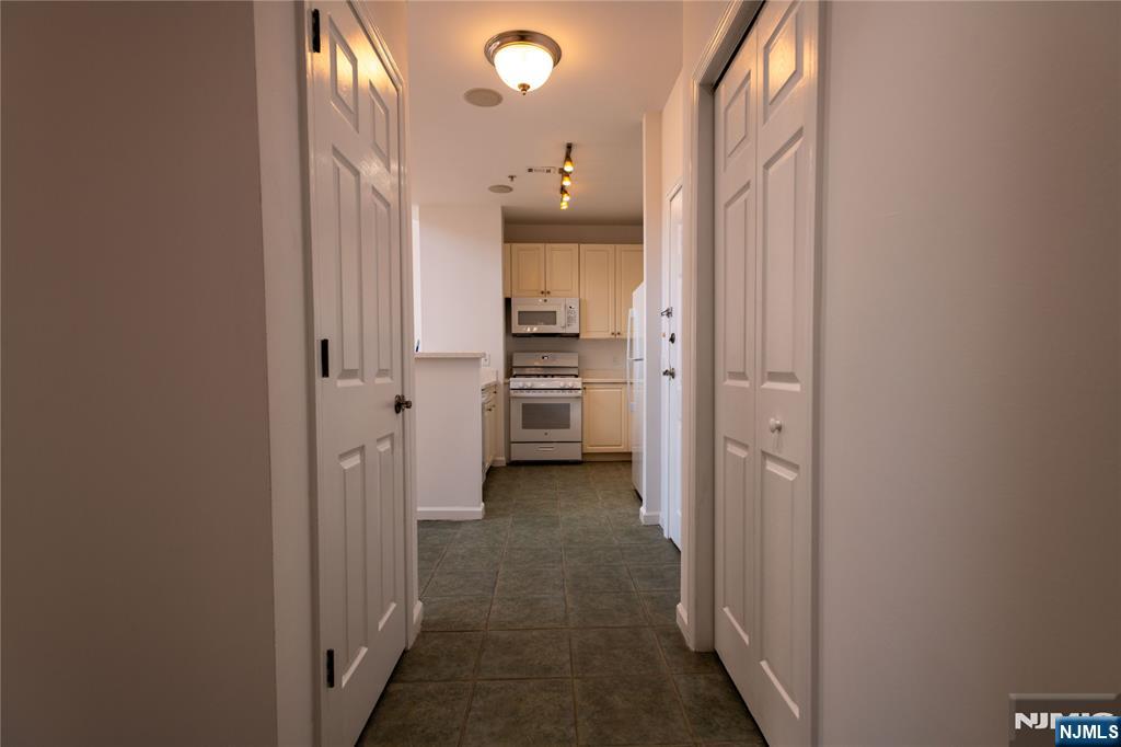 15 Warren Street 414 Property Photo 5
