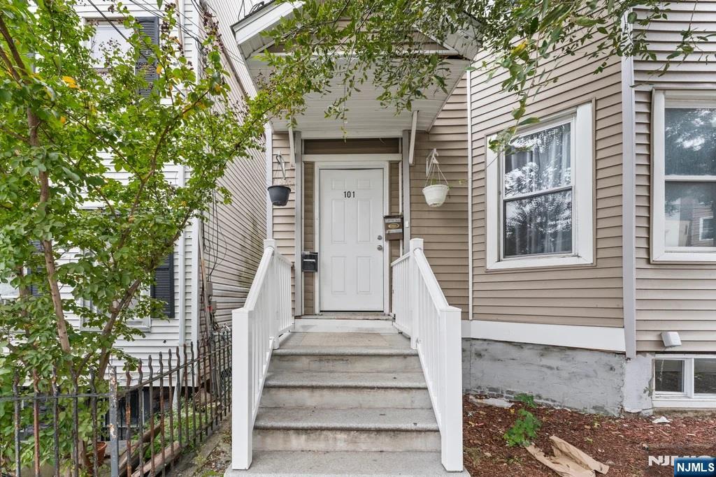 101 Lafayette Property Photo 1