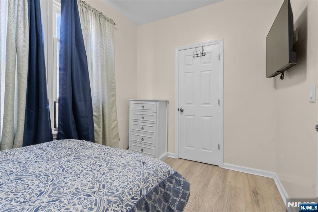 72 Seymour Avenue 3rd Floor Property Photo 11