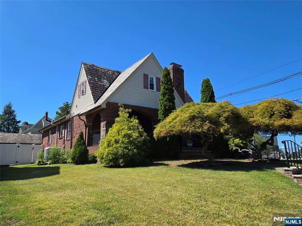 304 Henry Street Property Photo 1