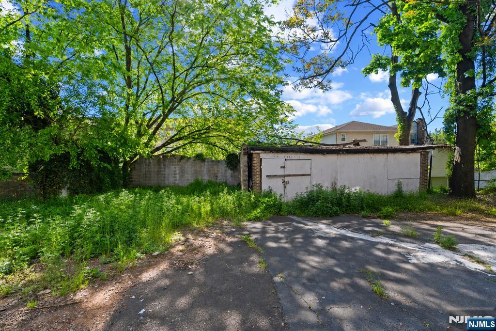 72 Seymour Avenue 1 Property Photo 29
