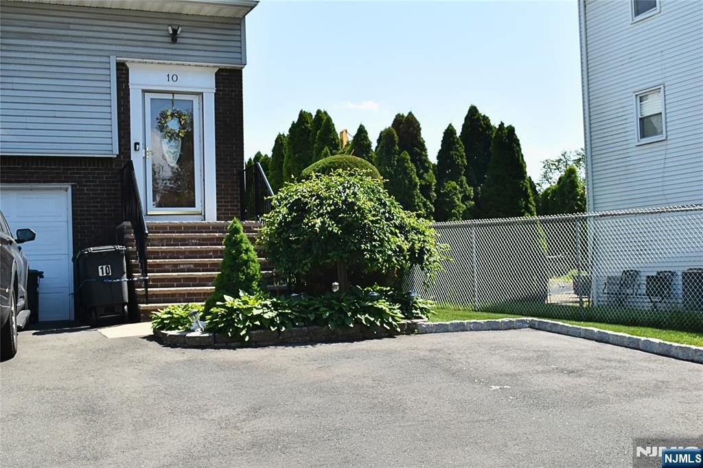 10 Garden Drive 2 Property Photo 2