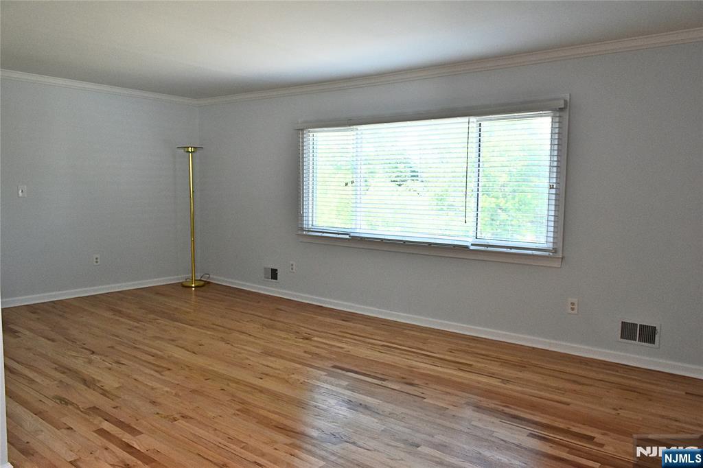 10 Garden Drive 2 Property Photo 5
