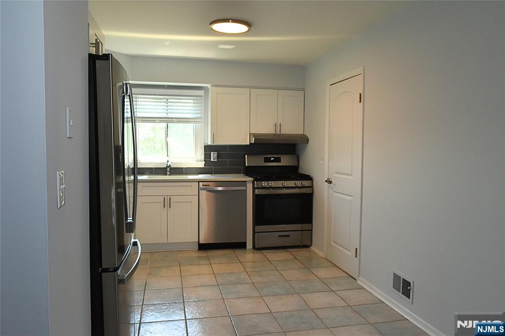 10 Garden Drive 2 Property Photo 13