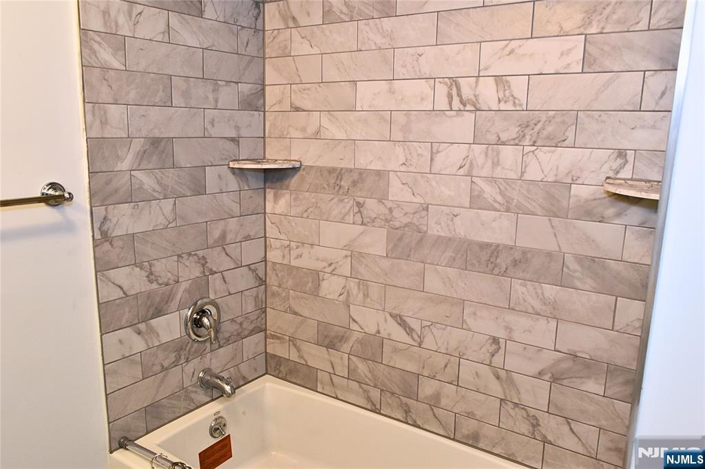 10 Garden Drive 2 Property Photo 27
