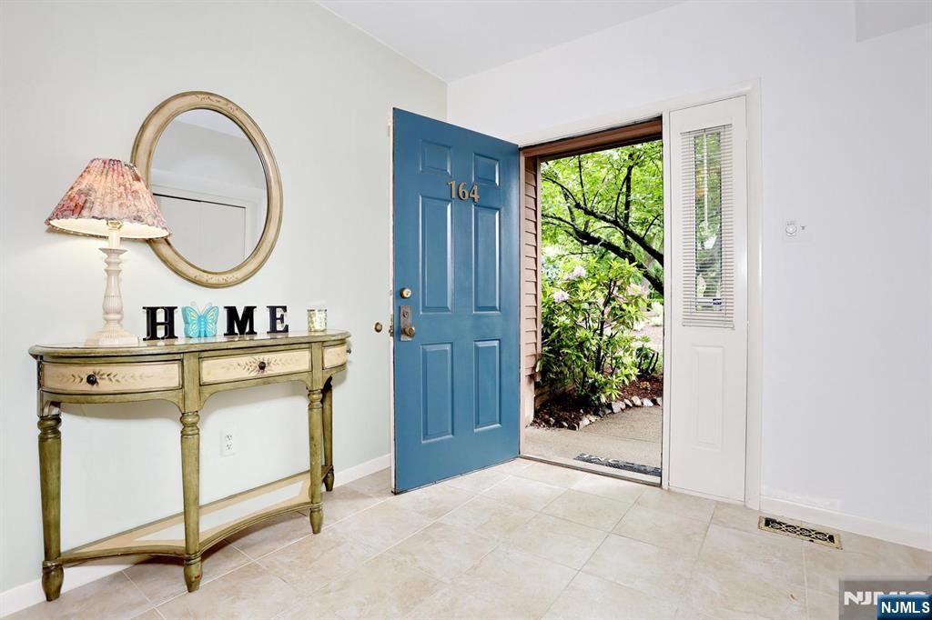 164 Winchester Court Property Photo 4
