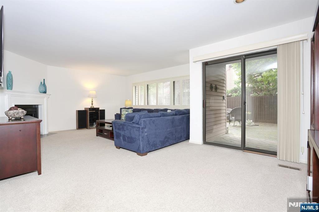 164 Winchester Court Property Photo 6