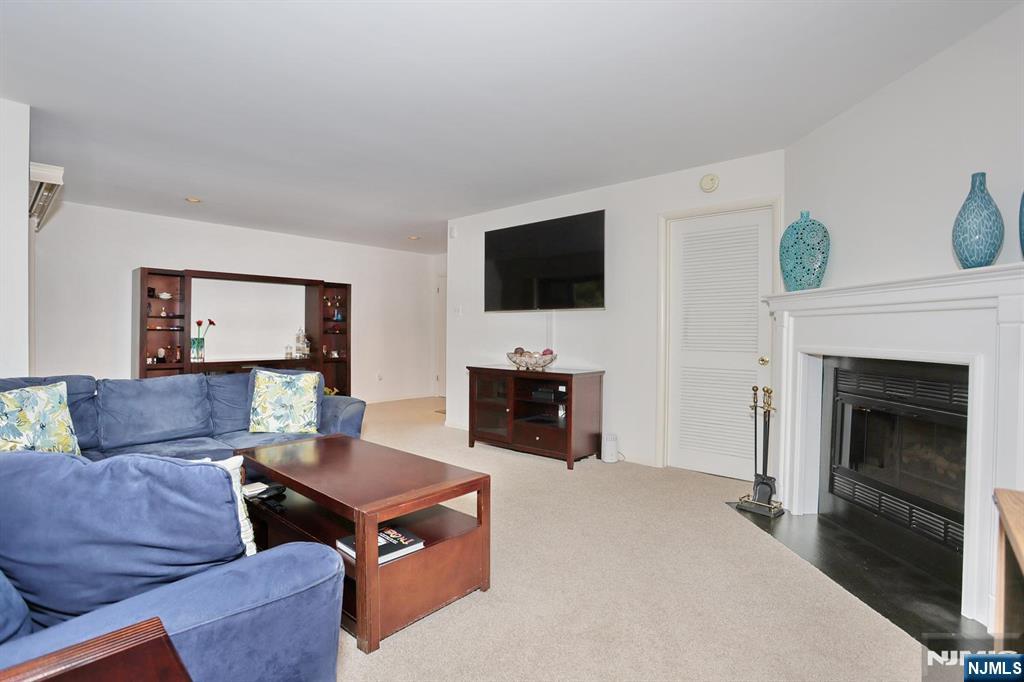 164 Winchester Court Property Photo 7