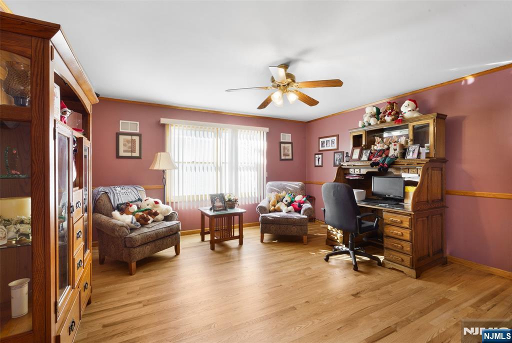17 Pleasant Property Photo 4