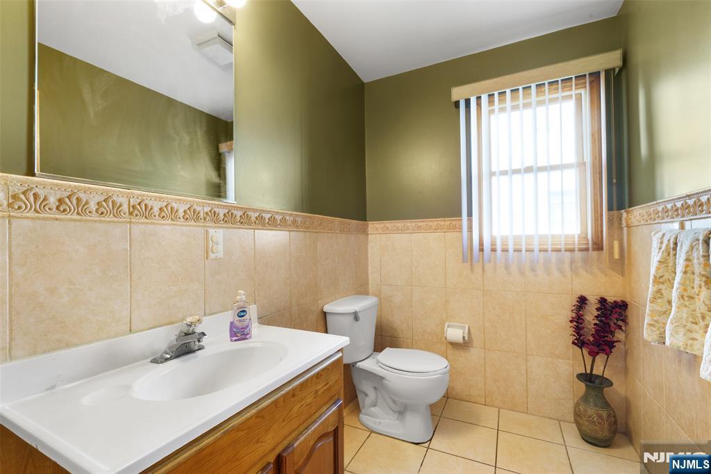 17 Pleasant Property Photo 5